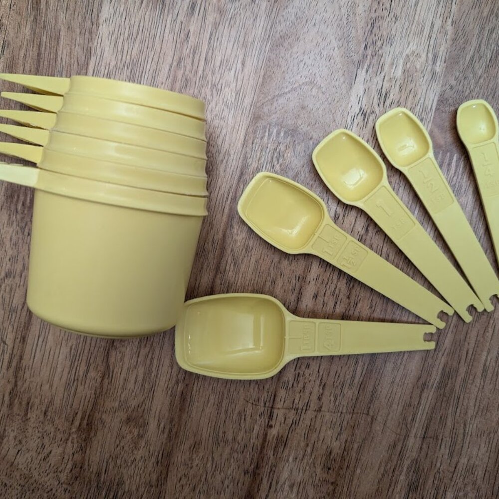 Vintage 70s Daffodil Yellow Measuring Cups and Spoons Set